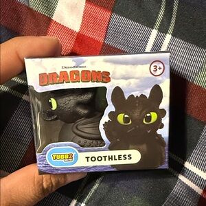 DreamWorks Dragons Toothless Black and Green Figure